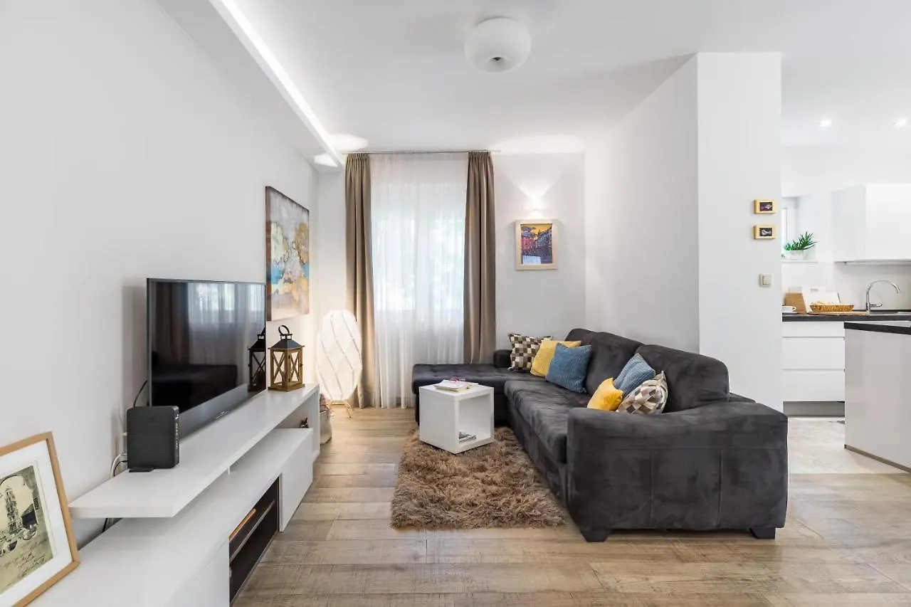 Top Location Apartment 