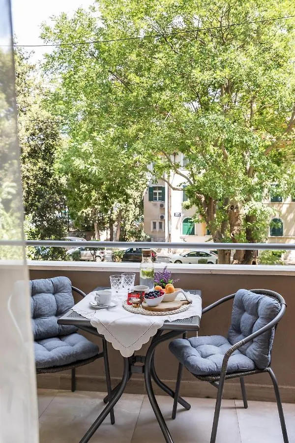 Top Location Apartment 