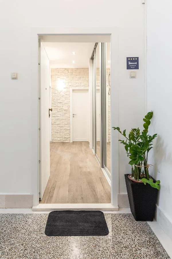 Top Location Apartment 